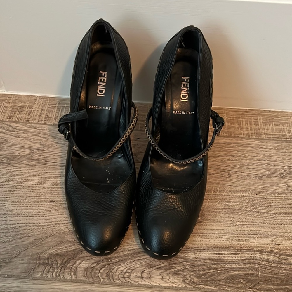 Fendi Seleria Maryjane pumps size 37 7